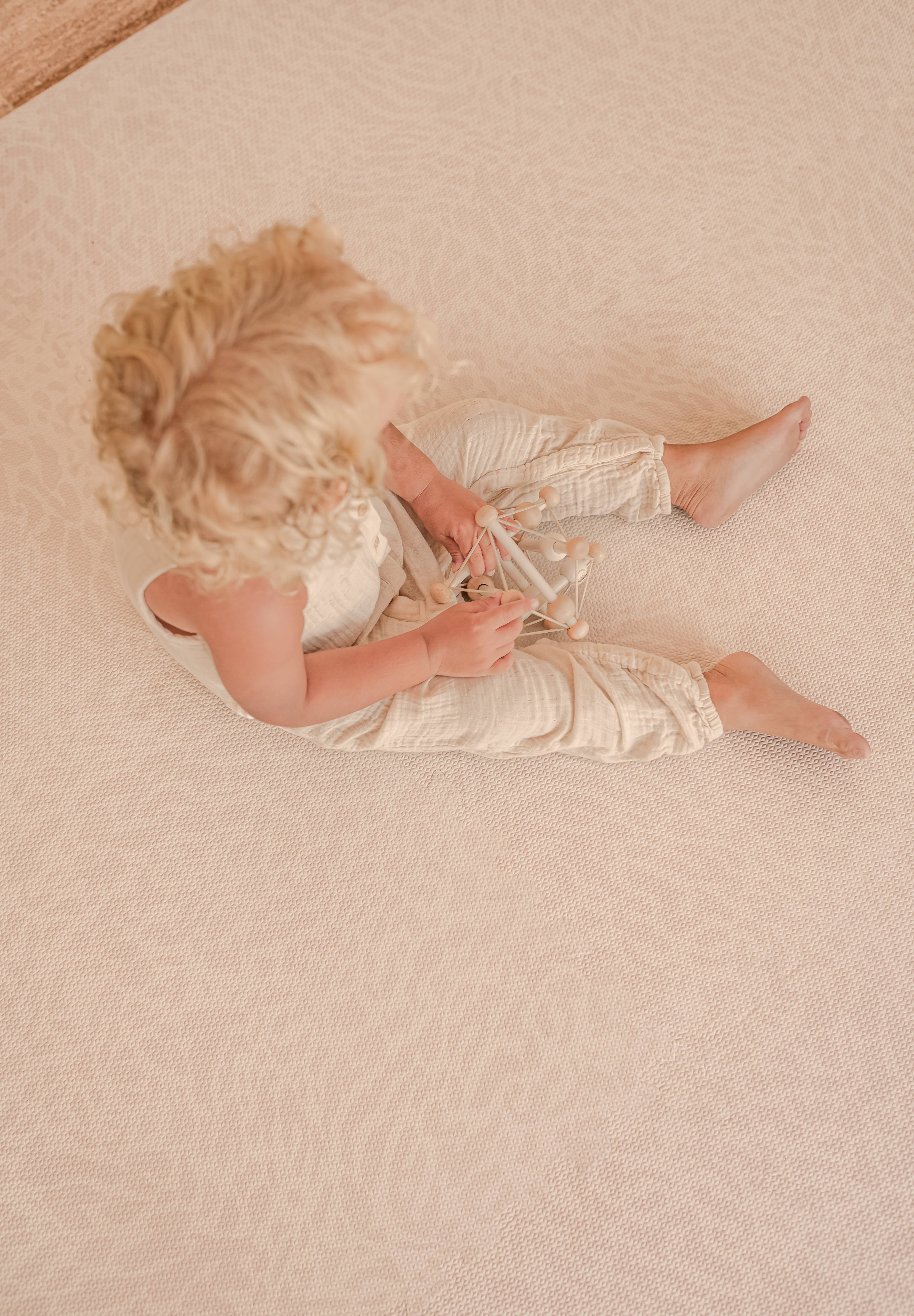 Beige/Neutral